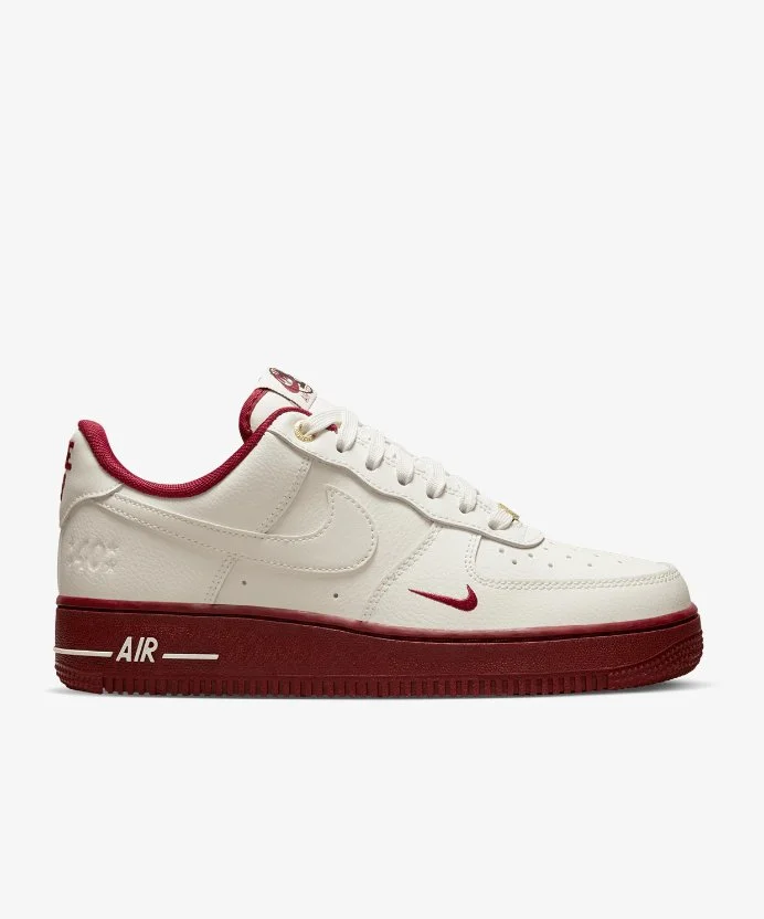 Resim Nike Wmns Air Force 1 '07 Se