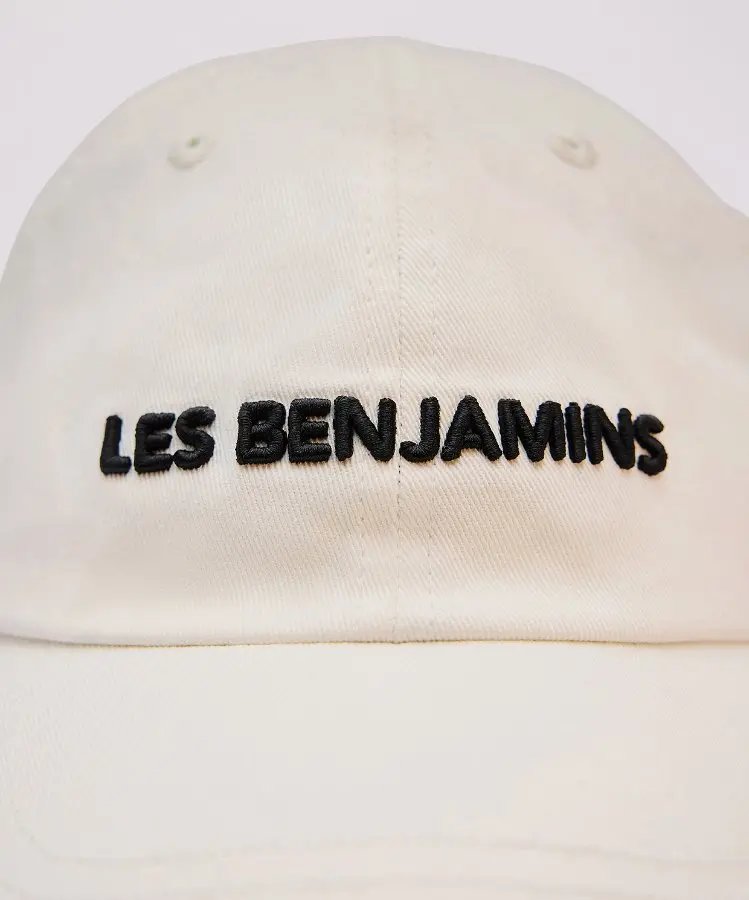 Resim Les Benjamins Caps 308