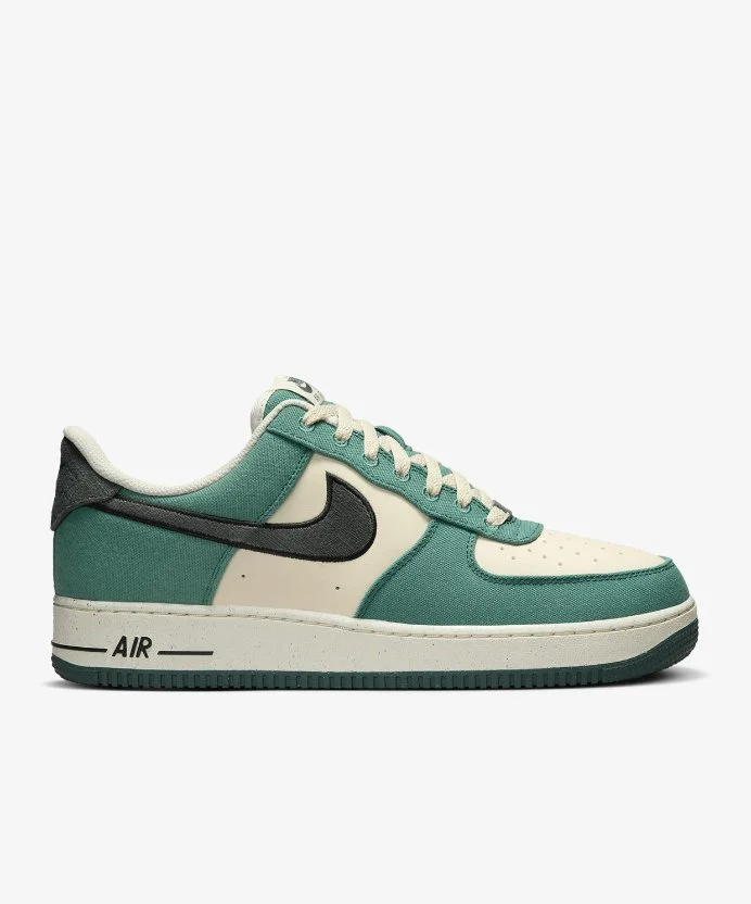 Resim Nike Air Force 1 '07 Lv8