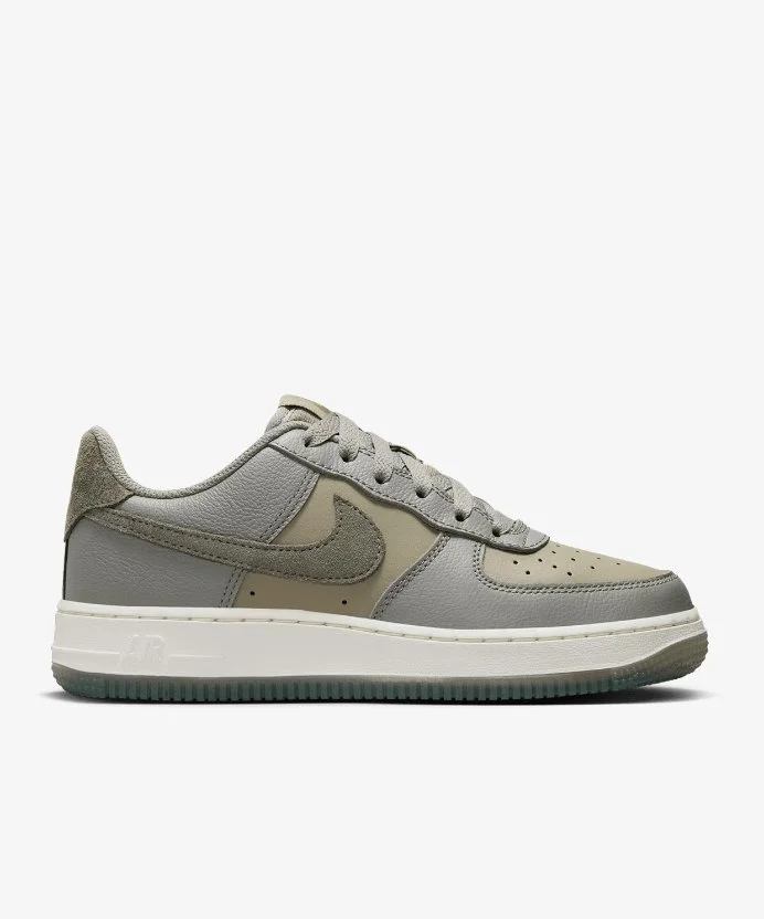 Resim Nike Air Force 1 Lv8